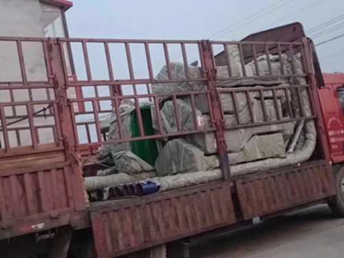 山西學(xué)?；@球架發(fā)貨裝車